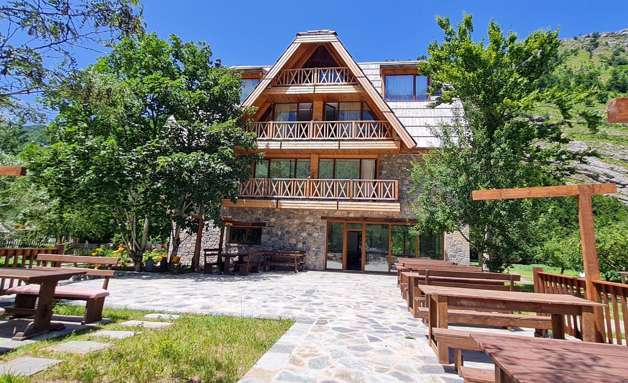 Neokulla Hotel - By Kol Gjoni Valbone Extérieur photo